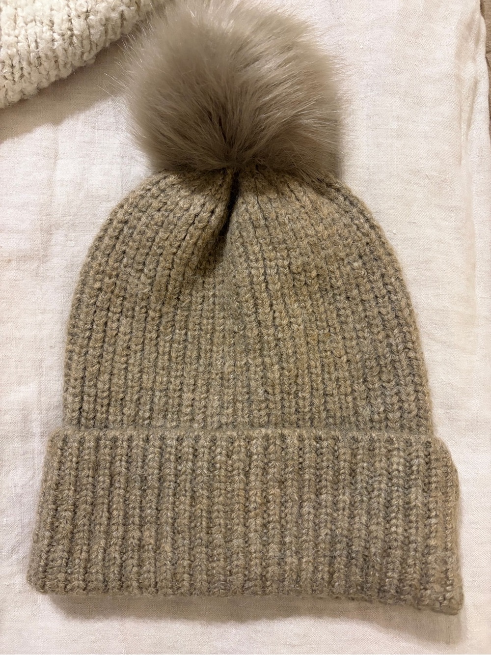 Zara Beige Knit Pom-Pom Beanie